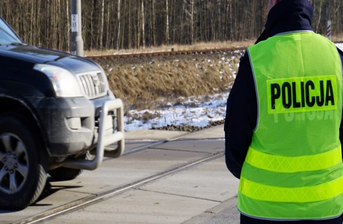 Policjanci pilnowali bezpieczeństwa na przejazdach